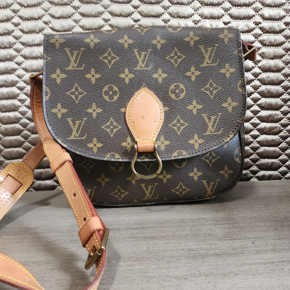 AUTHENTIC  Louis Vuitton Vintage ST.CLOUD GM  Monogram Crossbody Bag